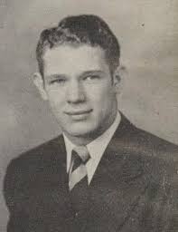 Leslie Clinard's Instagram, Twitter & Facebook