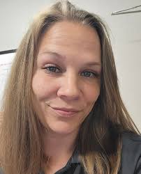 Single, 36, New to Lincoln.....don't dm me I don't have messenger just  comment here and I'll hyu :)