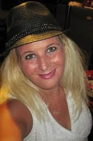 Liliana Ward's Instagram, Twitter & Facebook