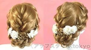 実写版 美女と野獣 ベルのハーフアップ 髪型の作り方 美女と野獣 髪型 ウェディングヘア