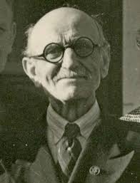 Jeg er i gang med en slægtsbog om familien Koop, og vil derfor gerne i  kontakt med efterkommere af Anna Maria og Siegfried Lorenzen, tømremester i  Tinglev