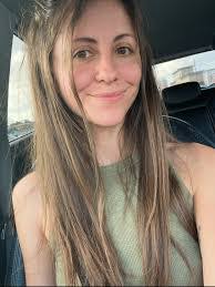 Tracy Hedglin's Instagram, Twitter & Facebook