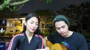 Mereka bulan lalu juga liburan ke bangkok dan nonton. Cover Everybody S Changing Miqdad Addausy Dinda Kirana Youtube