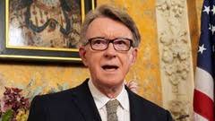 セイウチ３万５千頭、海岸埋め尽くす 米アラスカ(1/2)