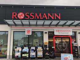 Seit beginn der bauarbeiten anfang des jahres gibt es von rossmann keine angaben, wann die neue filiale in lendringsen eröffnen wird. Drogeriemarkt Konzern Rossmann Greift Weiter An Supermarkt Inside