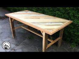 Fabrication D 39 Une Table Solide En Bois De Recuperation Partie 1 Youtube Table Exterieur Bois Table De Jardin Bois Patio En Bois