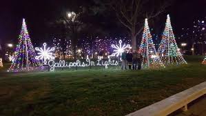 Visit 14 Christmas Light Displays In Ohio For A Magical Experience Christmas Travel Christmas Venue Holiday Lights Display