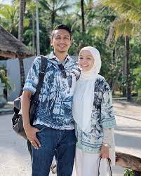 Live streaming perkahwinan mira filzah dan wan emir. Muat Naik Foto Berbulan Madu Netizen Pertikai Rambut Beruban Suami Mira Filzah Hot Fm