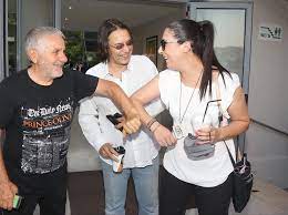 Make social videos in an instant: Giannhs Kotsiras Spania E3odos Me Th Syzygo Toy Katerina Celebrities Eidhseis