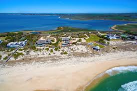 This is what a $52 million hamptons beach house looks like. The Hamptons Ny Luxury Real Estate Homes For Sale