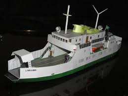 Speziell die modellbaubögen von manfred feiss sind sehr einfach aber detailliert gestaltet und lassen einen schnellen einstieg in den kartonmodellbau zu. Limhamn Ferry Free Ship Paper Model Download Paper Models Cardboard Model Paper Boat