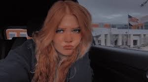 Aubrey Willis's Instagram, Twitter & Facebook