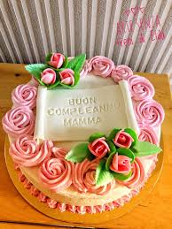 Oggi è il compleanno della mia mamma e questa è la torta che ho fatto per lei… una torta con una formichina, perché formica è il suo soprannome… piccola ma tanto forte, dinamica e laboriosa. Tanti Auguri Alla Cara Signora Arte Senza Freni Di Elda Facebook