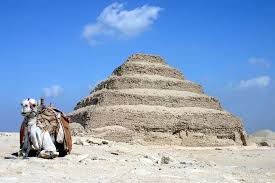Considerat a fi mormantul gigantic construit in cinstea faraonului keops, cunoscut si sub numele de khufu, marea piramida de la giza din egipt a fost terminata in jurul anului 2.560 i.hr.acum, un robot a reusit sa patrunda si sa surprinda primele imagini din interiorul camerei secrete, pe care nu a mai. Foto Mii De Ani De Istorie Intr O Fotografie Imagini Uimitoare Din Interiorul Piramidelor Pe Care Ar Trebui SÄƒ Le Vezi Editia De Dimineata