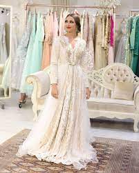 L Image Contient Peut Etre Une Personne Ou Plus Dresses Designer Dresses Moroccan Dress