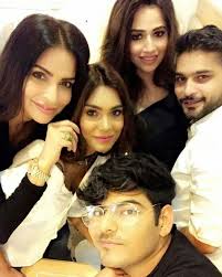 fouzia aman zara abid sana javed zaheer abbas and makeup artist khojiiii at the wardhasaleem s mon amour celebration night by 021n celebrities celebs zara