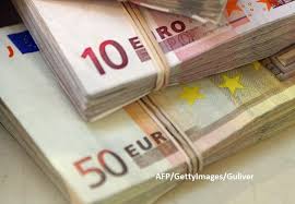 A fost creată cu o paritate în raport cu euro ar putea să înlocuiască coroana cehă în anii următori, dar nu înainte de 2018, când republica cehă va îndeplini criteriile de admitere la mecanismul european. Euro Scade Spre 4 77 Lei Francul ElveÅ£ian La Cea Mai RidicatÄ Valoare Din Ultimii 5 Ani Incont Stirileprotv Ro