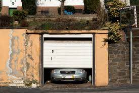 Erhalten sie die wichtigsten news, trend und tipps zu garage und carports. Die Garage Ist Zu Klein Foto Bild Architektur Profanbauten Garagen Bilder Auf Fotocommunity