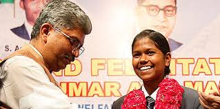 Indian Girl 13 Becomes The Youngest Person To Climb Mount Everest People Com