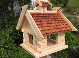 Vogelhaus Vogelhauser V05 Vogelfutterhaus Vogelhauschen Aus Holz Dhl Xxxl Braun Amazon De Haustier Vogelfutterhaus Vogelhaus Vogelhauschen