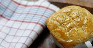 Assalamualaikum Zuppa Soup Adalah Sup Krim Yang Ditaruh Di Mangkuk Panas Lalu Ditutup Adonan Pastry Sup Krim Nya Berisi Potonga Makanan Adonan Camilan