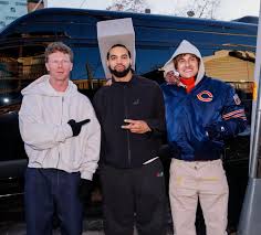 Bears' Caleb Williams, Cubs' Pete Crow-Armstrong share all-Chicago moment  in Blackhawks game