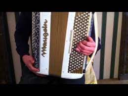 Accordéon chromatique basses cette déclinaison du clavier main gauche (identique à celui du clavier main droite) permet de jouer des cela permet à l'élève de s'évaluer sur son travail et sur sa personnalité. Apprendre A Jouer De L Accordeon Main Gauche Astuce Accordeon Youtube