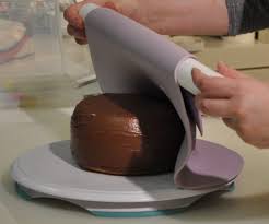 Comment Recouvrir Un Gateau De Pate A Sucre Gateau De Pates Pate A Sucre Gateau Pate A Sucre
