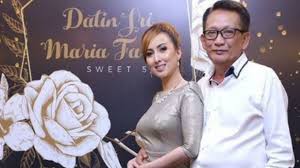 Founder of mf cosmetique | twuko. Badan Masih Bergetah Untung Suami Tak Sangka Maria Farida Dah Cecah Umur 50 Gosip Tempatan Gosip Forum Cari Infonet
