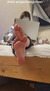 TEEN FEET POV