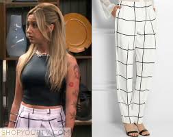 Young & Hungry: Season 1 Episode 3 Logan's Printed Pants