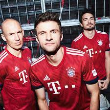 Whenever your favourite players take to the field, sporting their iconic and unmistakable jerseys, there won't be any question as to who you're cheering for. New Bayern Munich Jersey 2018 2019 Fc Bayern Munchen M Shaped Diamonds Kit 18 19 Football Kit News