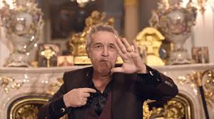 Problemele financiare ale lui becali, plus necalificarea stelei în grupele ligii campionilor (în cazul prezenţei în grupe clubul ar fi încasat 20.000. Pro Tv Cine Va Fi Vecin Cu Becali Vila Din Spatele Palatului Latifundiarului Se Vinde Cu 5 2 Milioane De Euro