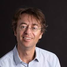 Daniel Hedinger's Instagram, Twitter & Facebook