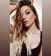 Sabrina Layton's Instagram, Twitter & Facebook