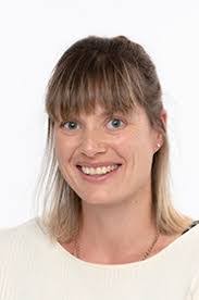 Nikki Hooper's Instagram, Twitter & Facebook