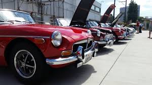 PARKING ON GRASS: The 2014 Boots & Bonnets All MG Car Show