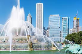 Top fountains in chicago, il. Buckingham Fountain In Chicago Grant Park S Watery Artwork Go Guides
