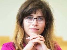 Ekonomka hana lipovská jako radní čt nezahálí a pokračuje ve své aktivitě týkající se kontroly hospodaření čt. Hana Lipovska V Rade Ct Budu Jako Katolicka Hledat A Hajit Pravdu A Usilovat O Poctivost Cirkev Cz