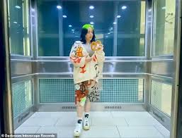 Billie eilish released a new song, therefore i am, on november 11, along with an accompanying music video featuring her frolicking through a closed mall. Billie Eilish Ravages An Empty Mall Food Court In Playful Video For Her New Single Therefore I Am Readsector