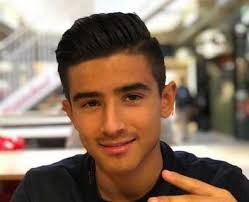 Naci ünüvar aynı zamanda ajax tarihinde resmi maçta görev alan en genç ikinci oyuncu da oldu. Naci Unuvar Kimdir Aslen Nereli Kac Yasinda Oynadigi Takimlar