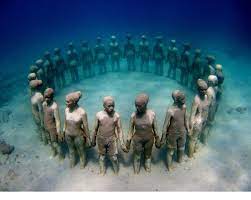 Christ Of The Abyss San Fruttuoso Italy Szukaj W Google Underwater Sculpture Sculpture Park Underwater