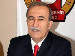 Kim bu hanefi avcı? soranların bazıları onun polis olduğunu, hatta siyasi eğilimin sağa yatkın olduğunu biliyor, bilmeyenler ise. Hanefi Avci Kimdir