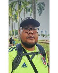 Ke monas lagi setelah hampir 7 tahun ga ke monas.. . .  #olahragakesehatankaki #OKK #abieki #ayaheki #papaheki