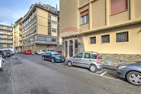 Roberto bertoloni presso la sede di via edmondo de amici, 83 dove trovi a tua disposizione tutta la competenza e professionalità di personale specializzato in chirurgia medica ed. Appartamento In Vendita A Firenze In Via Frusa 39 Casavo