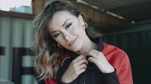 Akiwa mtoto alishiriki katika mashindano kadhaa ya urembo, akiwa na umri mdogo alifanya kazi kwenye televisheni ya neopolitan katika kipindi kilichokuwa kinaongozwa na maria teresa ruta. Fatima Trotta X Sceik David Fall Winter 2019 2020 Youtube