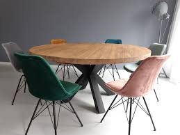 robuuste teak ronde eettafel met stalen matrix onderstel de klant heeft de eettafel stoer geco eetkamer met ronde tafel stoelen voor de eettafel eetkamer idee