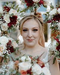 Ashley and Jason's wedding was so much fun! I love that their family and  friends blew bubbles while they partied down the aisle 🥰