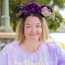 Nicole Dapper's Instagram, Twitter & Facebook