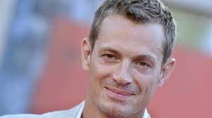 Kinnaman is known internationally for his television roles as detective stephen holder in amc's the killing, takeshi kovacs in the first season of. H K6xmqxnzjppm